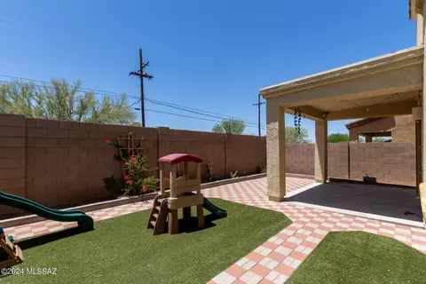 Exterior - 8904 E Abrams Loop, Tucson, AZ 85710 photo 3 of 5