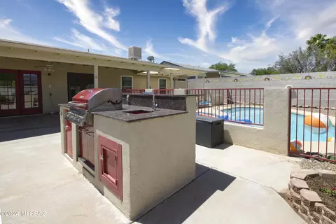 8909 E Apache Well Pl, Tucson, AZ 85730 photo 28