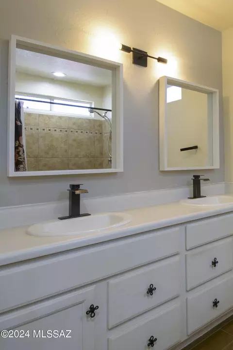 8909 E Apache Well Pl, Tucson, AZ 85730 photo 24