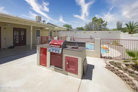 8909 E Apache Well Pl, Tucson, AZ 85730 photo 27