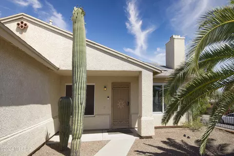 8909 E Apache Well Pl, Tucson, AZ 85730 photo 3