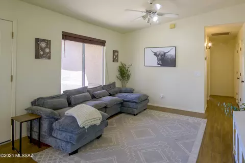 8909 E Apache Well Pl, Tucson, AZ 85730 photo 6