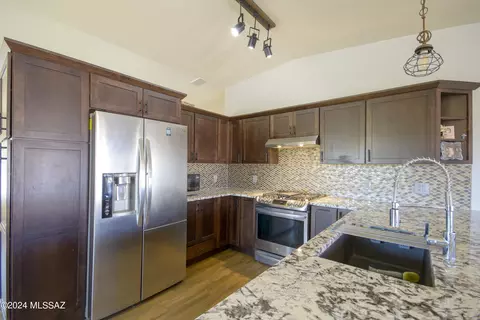 8909 E Apache Well Pl, Tucson, AZ 85730 photo 10