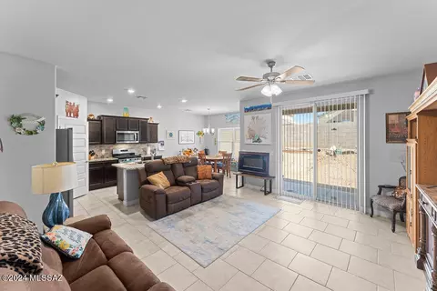 587 W Willis Pl, Vail, AZ 85641 photo 6