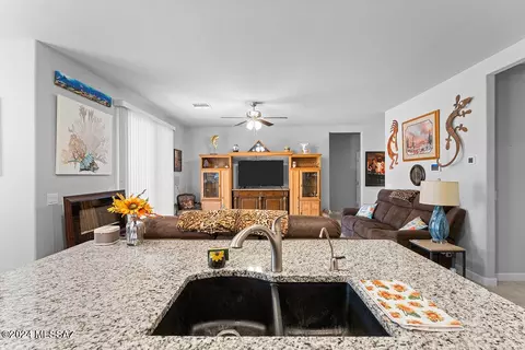 587 W Willis Pl, Vail, AZ 85641 photo 11