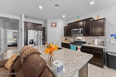587 W Willis Pl, Vail, AZ 85641 photo 9