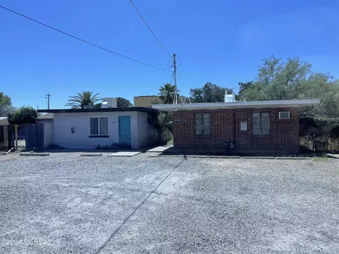 2461 N Alvernon Way, Tucson, AZ 85712