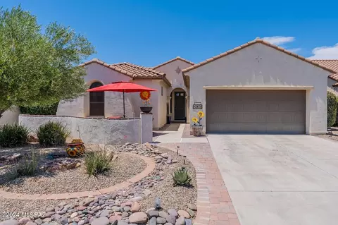 2479 E Skywalker Way, Green Valley, AZ 85614