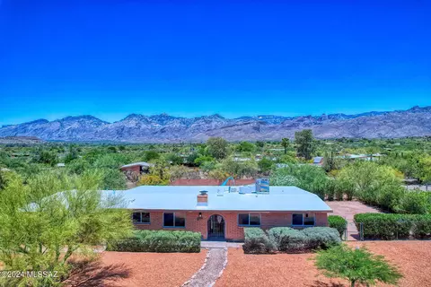 9425 E Loma Linda Pl, Tucson, AZ 85749