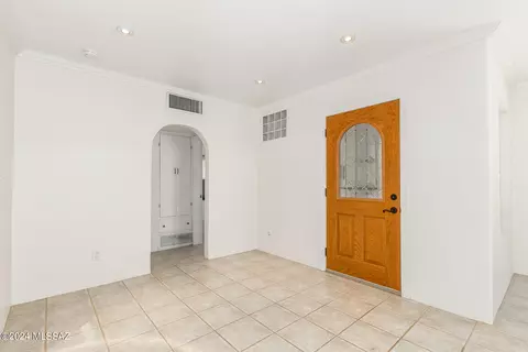 3237 E Lester St, Tucson, AZ 85716 photo 5