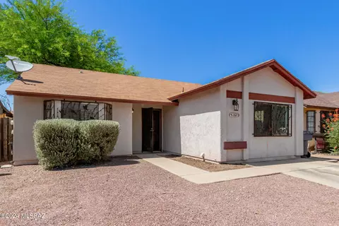 1672 W Twin Ridge Rd, Tucson, AZ 85746