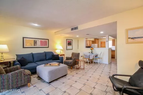 712 W Limberlost Rd #32, Tucson, AZ 85705