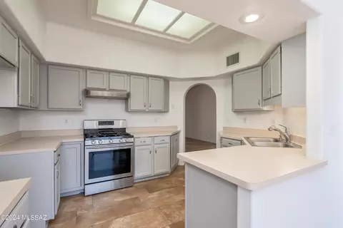 9770 E Celtis Ave, Tucson, AZ 85748 photo 2