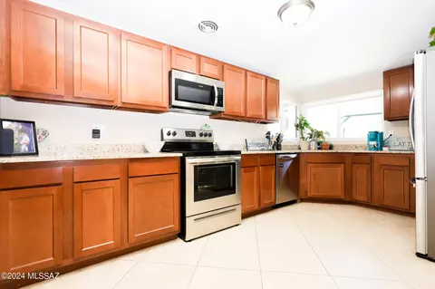 8427 E Baker St, Tucson, AZ 85710 photo 5