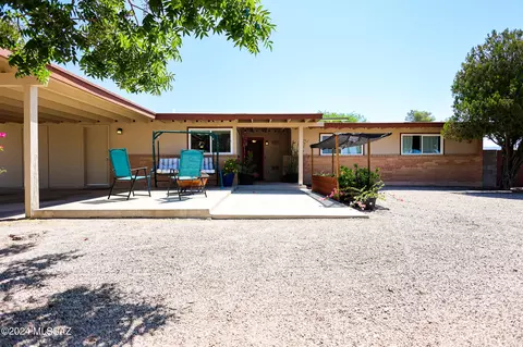 8427 E Baker St, Tucson, AZ 85710 photo 2