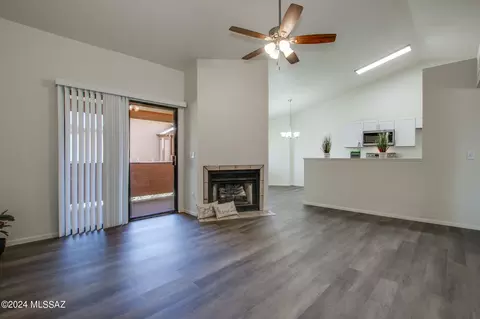 1687 W Midvale Village Dr, Tucson, AZ 85746