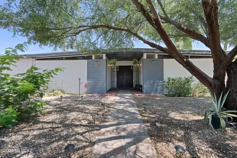 8601 E 18th St, Tucson, AZ 85710