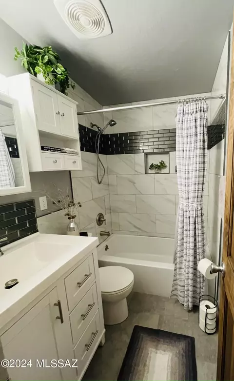Bath - 7328 E Sylvane Dr, Tucson, AZ 85710 photo 3 of 4