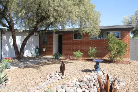Exterior - 7328 E Sylvane Dr, Tucson, AZ 85710 photo 2 of 13