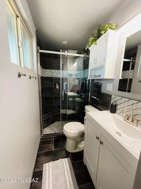 Bath - 7328 E Sylvane Dr, Tucson, AZ 85710 photo 1 of 4
