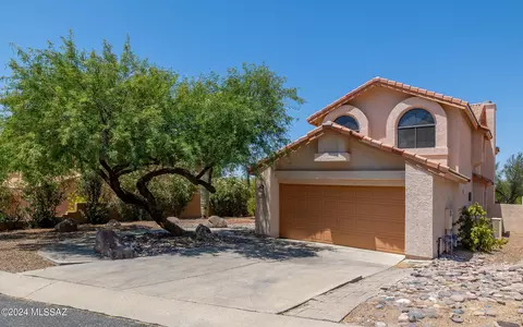 10431 N Autumn Hill Ln, Tucson, AZ 85737