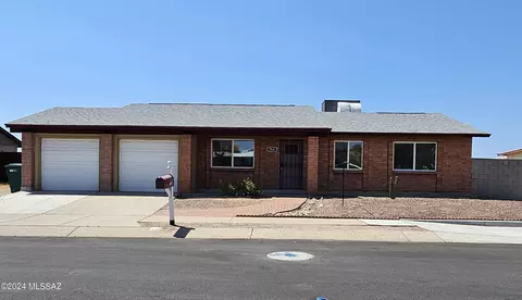 7531 N Ethan Allan Pl, Tucson, AZ 85741