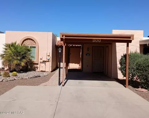 300 N Calle Del Lago, Green Valley, AZ 85614