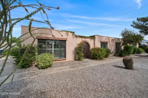 1046 Va Terrado, Tucson, AZ 85710