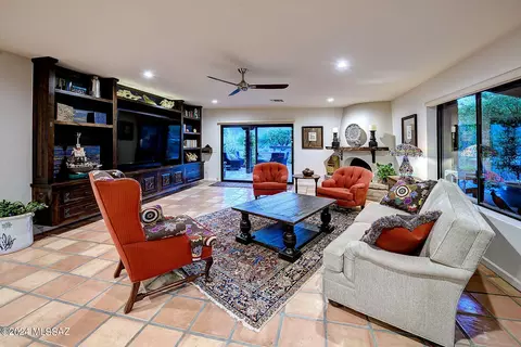 6843 E Va Vigna, Tucson, AZ 85750 photo 13
