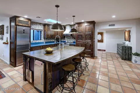 6843 E Va Vigna, Tucson, AZ 85750 photo 5