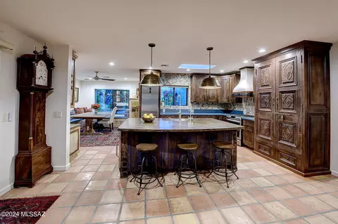 6843 E Va Vigna, Tucson, AZ 85750 photo 19