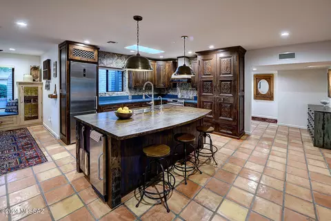 6843 E Va Vigna, Tucson, AZ 85750 photo 17