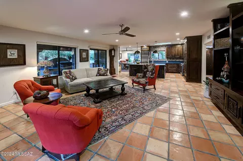 6843 E Va Vigna, Tucson, AZ 85750 photo 24