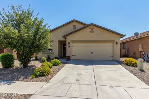 6737 S Cut Bow Dr, Tucson, AZ 85757