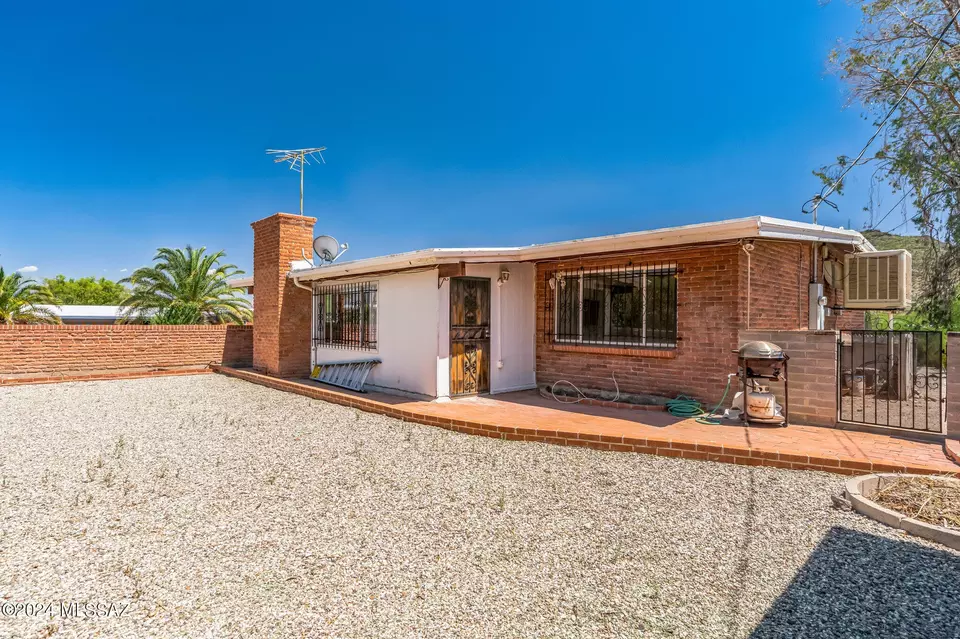  401 N Avenida De Solaz, Tucson, AZ 85745 photo 13
