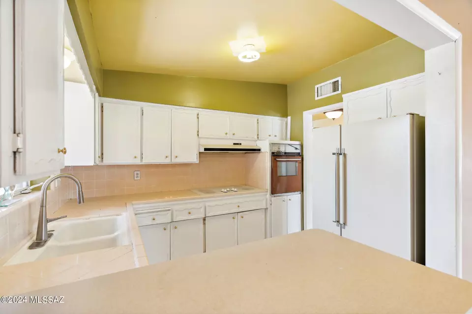  401 N Avenida De Solaz, Tucson, AZ 85745 photo 7