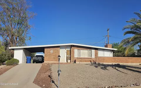 401 N Avenida De Solaz, Tucson, AZ 85745