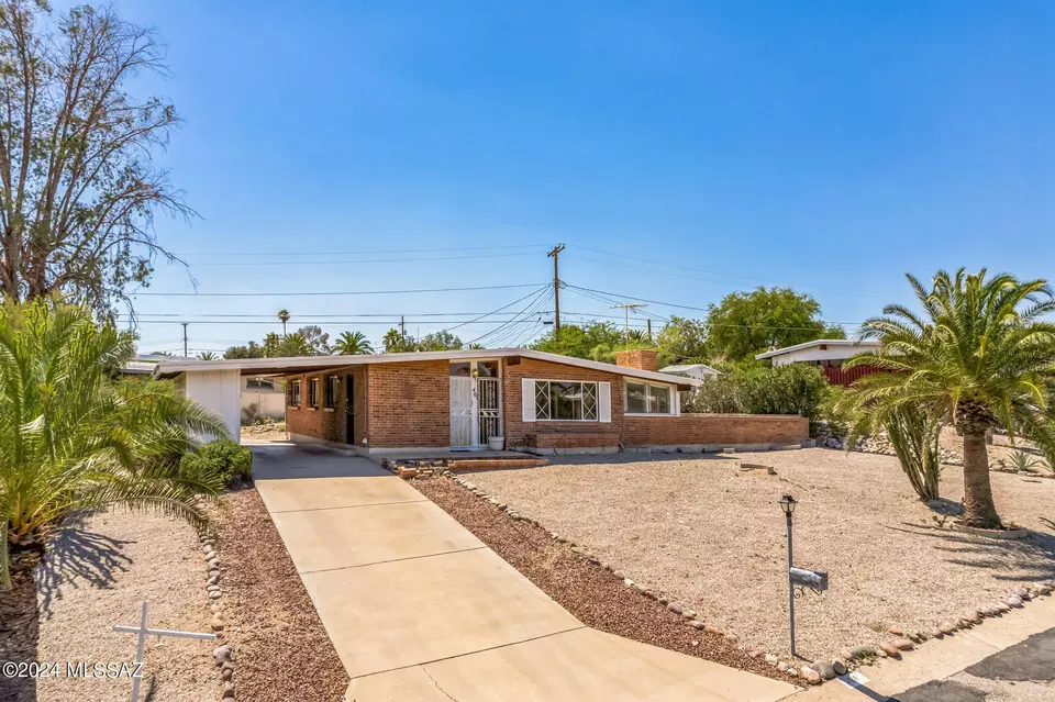  401 N Avenida De Solaz, Tucson, AZ 85745 photo 3