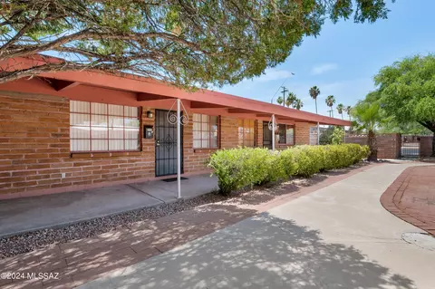 910 N Alvernon Way UNIT J, Tucson, AZ 85711