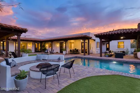 3201 E Table Mountain Rd, Tucson, AZ 85718
