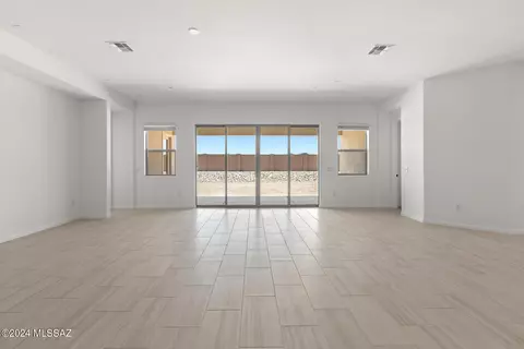 Living - 12812 E Tortoise Pointe Pl, Vail, AZ 85641 photo 2 of 7