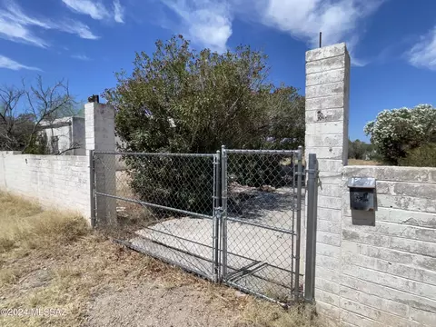 Exterior - 1367 E Drexel Rd, Tucson, AZ 85706 photo 6 of 7