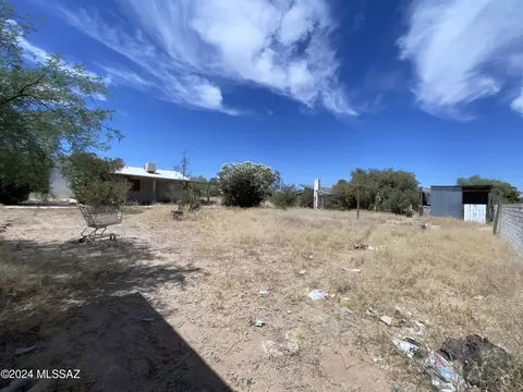 Exterior - 1367 E Drexel Rd, Tucson, AZ 85706 photo 7 of 7