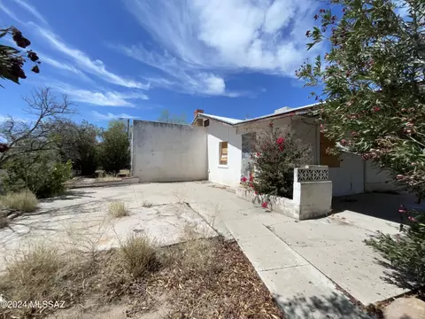 Exterior - 1367 E Drexel Rd, Tucson, AZ 85706 photo 5 of 7