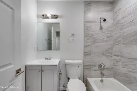 Bath - 813 E 33rd St, Tucson, AZ 85713 photo 3 of 4