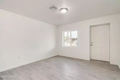 Living - 813 E 33rd St, Tucson, AZ 85713 photo 1 of 1