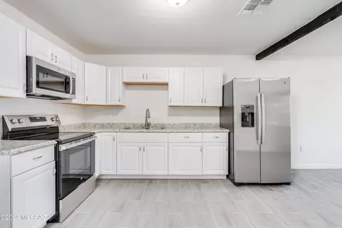 Kitchen - 813 E 33rd St, Tucson, AZ 85713 photo 2 of 4