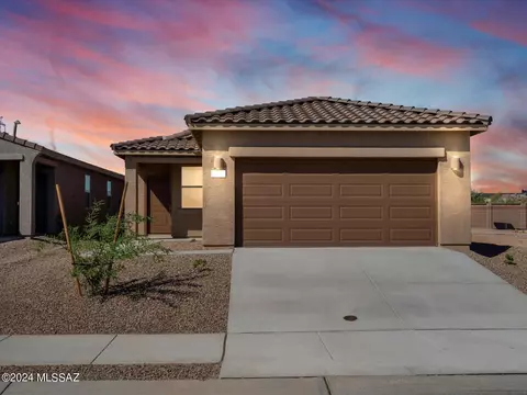 4834 E Greenway Wash Dr, Tucson, AZ 85706