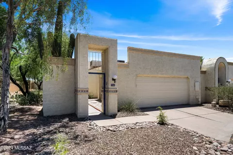 7542 E Shore Dr, Tucson, AZ 85715