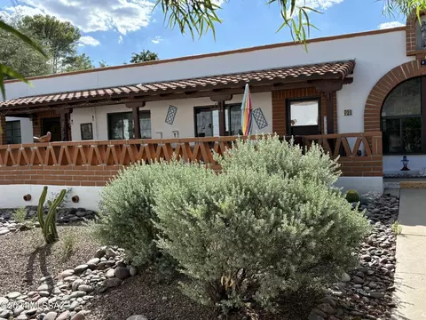 92 S Paseo Pena #B, Green Valley, AZ 85614